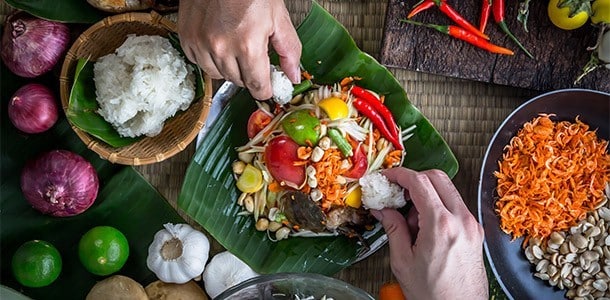 泰北菜以青木瓜沙拉聞名於世,糯米飯也是泰北人主食。 泰北菜以青木瓜沙拉聞名於世,糯米飯也是泰北人主食。