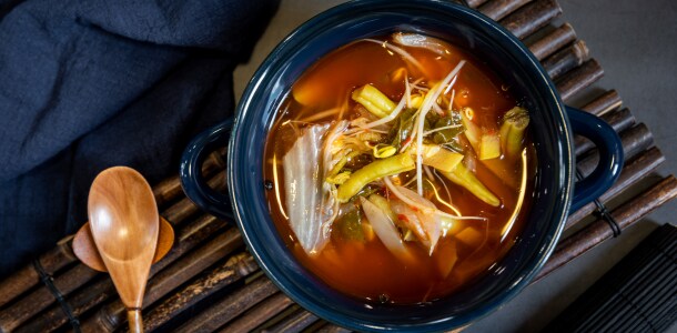 紅酸湯湯底鮮辣酸爽風味,還能靈活結合品牌各自的特色食材,為消費者帶來耳目一新的味覺體驗。 紅酸湯湯底鮮辣酸爽風味,還能靈活結合品牌各自的特色食材,為消費者帶來耳目一新的味覺體驗。