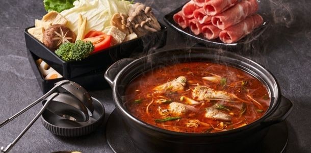 麻辣湯底入口辛香,創造許多無辣不歡的支持者。 麻辣湯底入口辛香,創造許多無辣不歡的支持者。