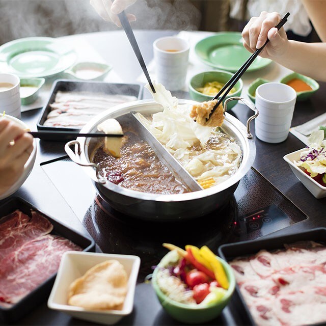 夏天吃酸辣鍋開胃解膩!3種清爽火鍋湯底推薦 夏天吃酸辣鍋開胃解膩!3種清爽火鍋湯底推薦