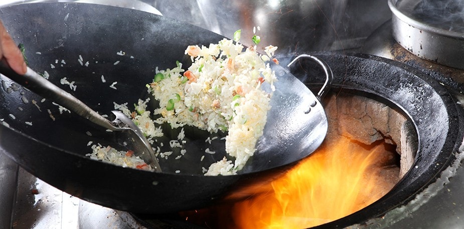 蝦仁炒飯小撇步！簡單步驟與火候炒出推薦蝦仁炒飯｜小吃大學問系列