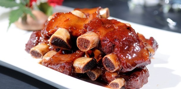 陳醋排骨,酸甜的口感、特殊的香氣,肉質濃而不膩,酸甜鬆軟有醋香。 陳醋排骨,酸甜的口感、特殊的香氣,肉質濃而不膩,酸甜鬆軟有醋香。