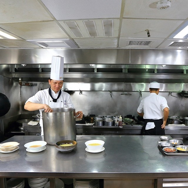 如何製作高品質高湯？福容台北一館蔡長庚主廚分享熬湯訣竅，讓高湯標準化，省時更省力！