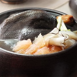 料理示範:甜柚海底椰燉雞佐花膠霜 料理示範:甜柚海底椰燉雞佐花膠霜