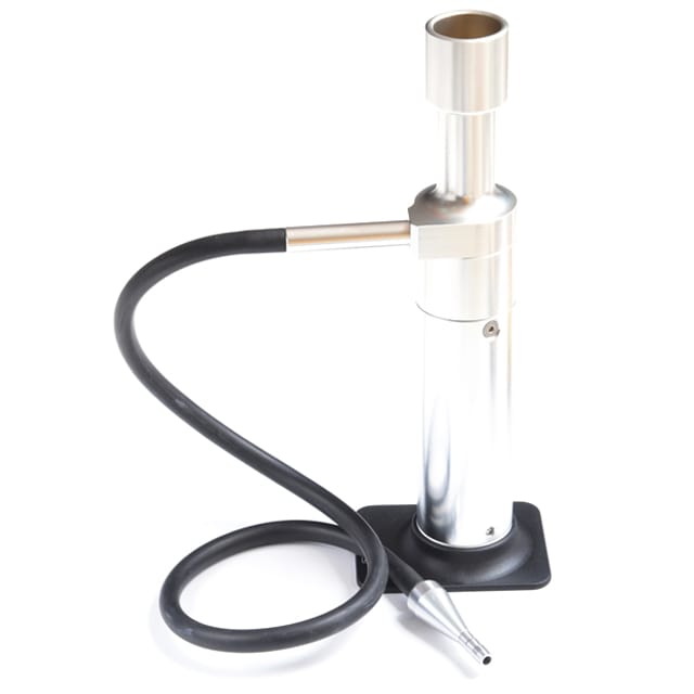 電動煙燻器上好菜 ，縮減煙燻時間增添風味