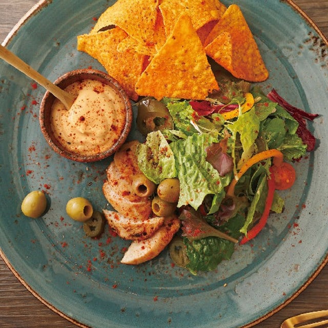 每週大廚上菜:墨西哥雞肉脆餅沙拉 每週大廚上菜:墨西哥雞肉脆餅沙拉