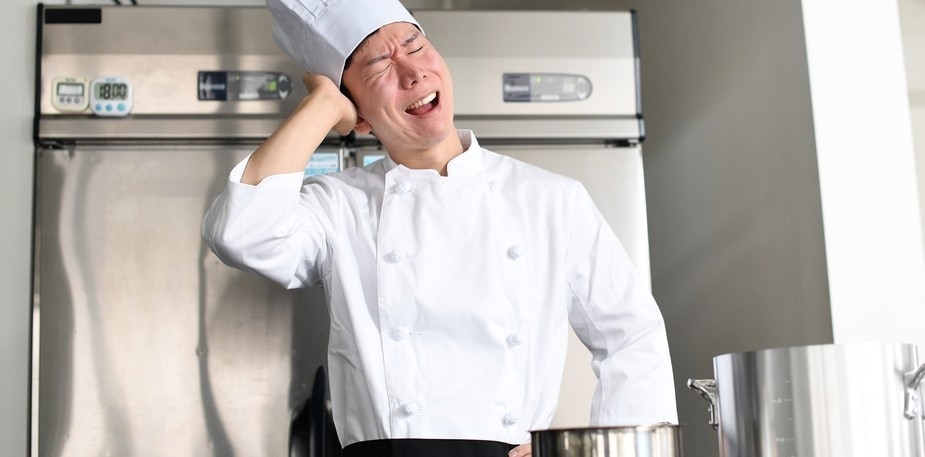 廚師工作的隱藏傷害！9大隱形風險與健康挑戰