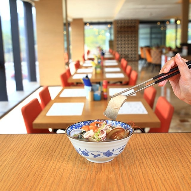 大廚帶路:用高雄旗津漁港的當季海鮮食材製作在地料理 大廚帶路:用高雄旗津漁港的當季海鮮食材製作在地料理