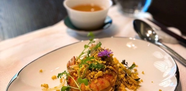 米其林一星餐廳「元紀」主打以茶佐餐的飲食體驗,並且有八成以上料理使用台灣在地食材。 米其林一星餐廳「元紀」主打以茶佐餐的飲食體驗,並且有八成以上料理使用台灣在地食材。