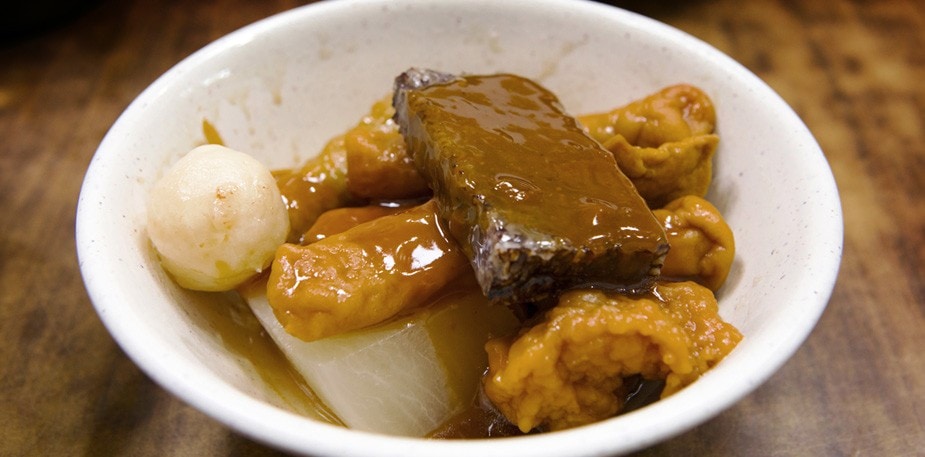 【食在新聞】知名小吃遭檢舉醬料有蟲，衛生局稽查