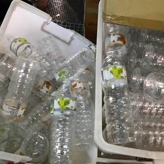 【食在新聞】黑心！回收空瓶裝自來水賣到小吃部、餐廳
