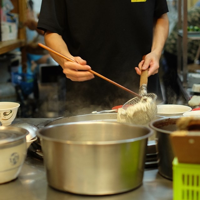 【食在新聞】牛肉麵店發現發霉豆干及過期香料，開罰6萬元