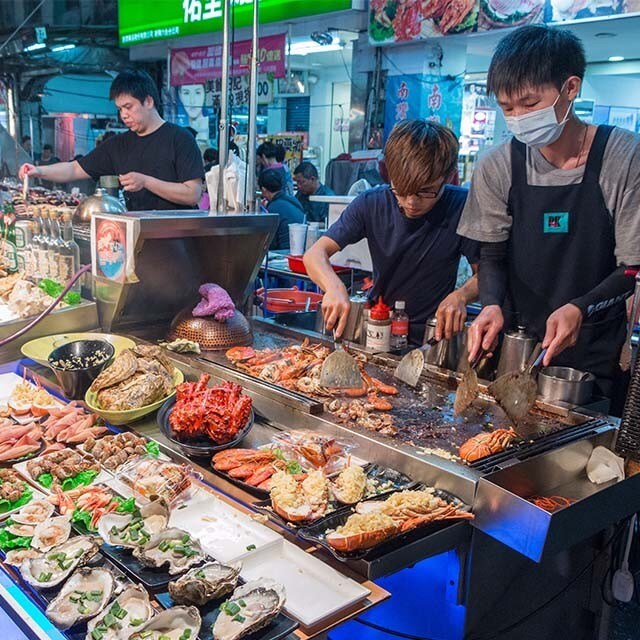 【食在新聞】觀感不佳！海鮮餐廳用塑膠籃汆燙海鮮