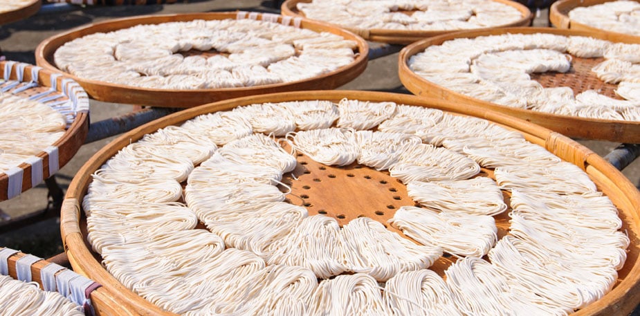 【食在新聞】抽驗百件麵類製品　2件標示不符下架
