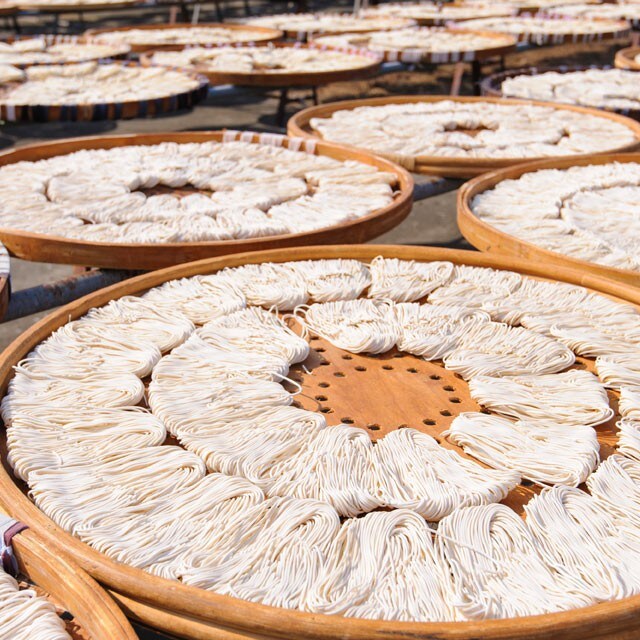 【食在新聞】抽驗百件麵類製品　2件標示不符下架