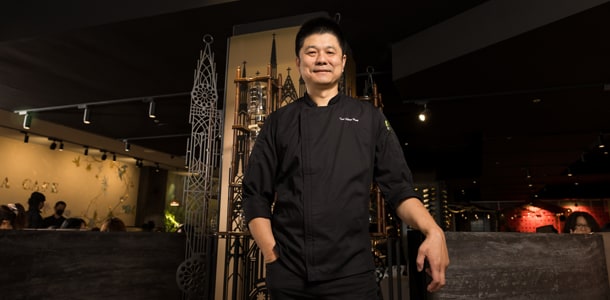 研發主廚蔡勝鴻師傅經常納入各國料理靈感,研發出風味與視覺兼俱的新式菜品。 研發主廚蔡勝鴻師傅經常納入各國料理靈感,研發出風味與視覺兼俱的新式菜品。
