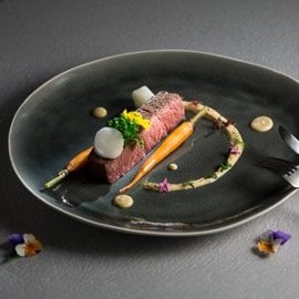 慢煮炙燒肋眼牛排佐卡非美乃滋 慢煮炙燒肋眼牛排佐卡非美乃滋