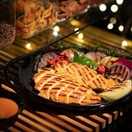 慢煮紅咖哩雞肉炙燒Buffet版 慢煮紅咖哩雞肉炙燒Buffet版