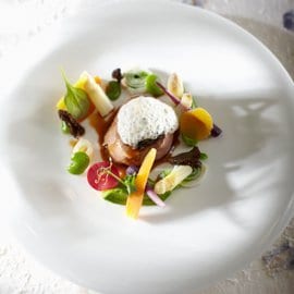 水波小牛里脊肉羊肚菌肉汁佐蕪菁葉馬鈴薯泥和義大利煙燻火腿 水波小牛里脊肉羊肚菌肉汁佐蕪菁葉馬鈴薯泥和義大利煙燻火腿