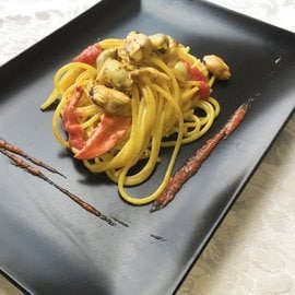 白酒海鮮意大利麵佐番紅花龍蝦汁