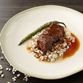 紅酒無骨牛小排與薏仁