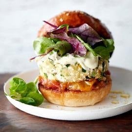 豆腐櫛瓜素漢堡佐芥末美乃滋