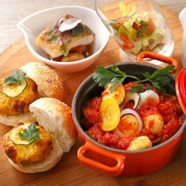 起士豬肉堡佐蕃茄鱸魚麵疙瘩