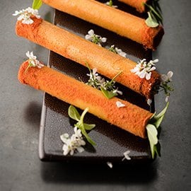 起士香脆餅佐蕃茄柏士圖 起士香脆餅佐蕃茄柏士圖