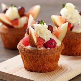 鮮菓蛋糕沙拉杯佐香橙白蘭地醬 鮮菓蛋糕沙拉杯佐香橙白蘭地醬