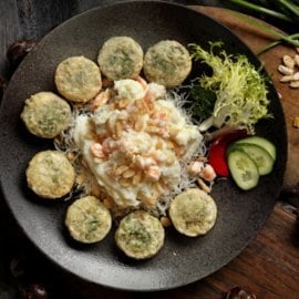 鮮蝦欖仁炒鮮奶配春花捲 鮮蝦欖仁炒鮮奶配春花捲